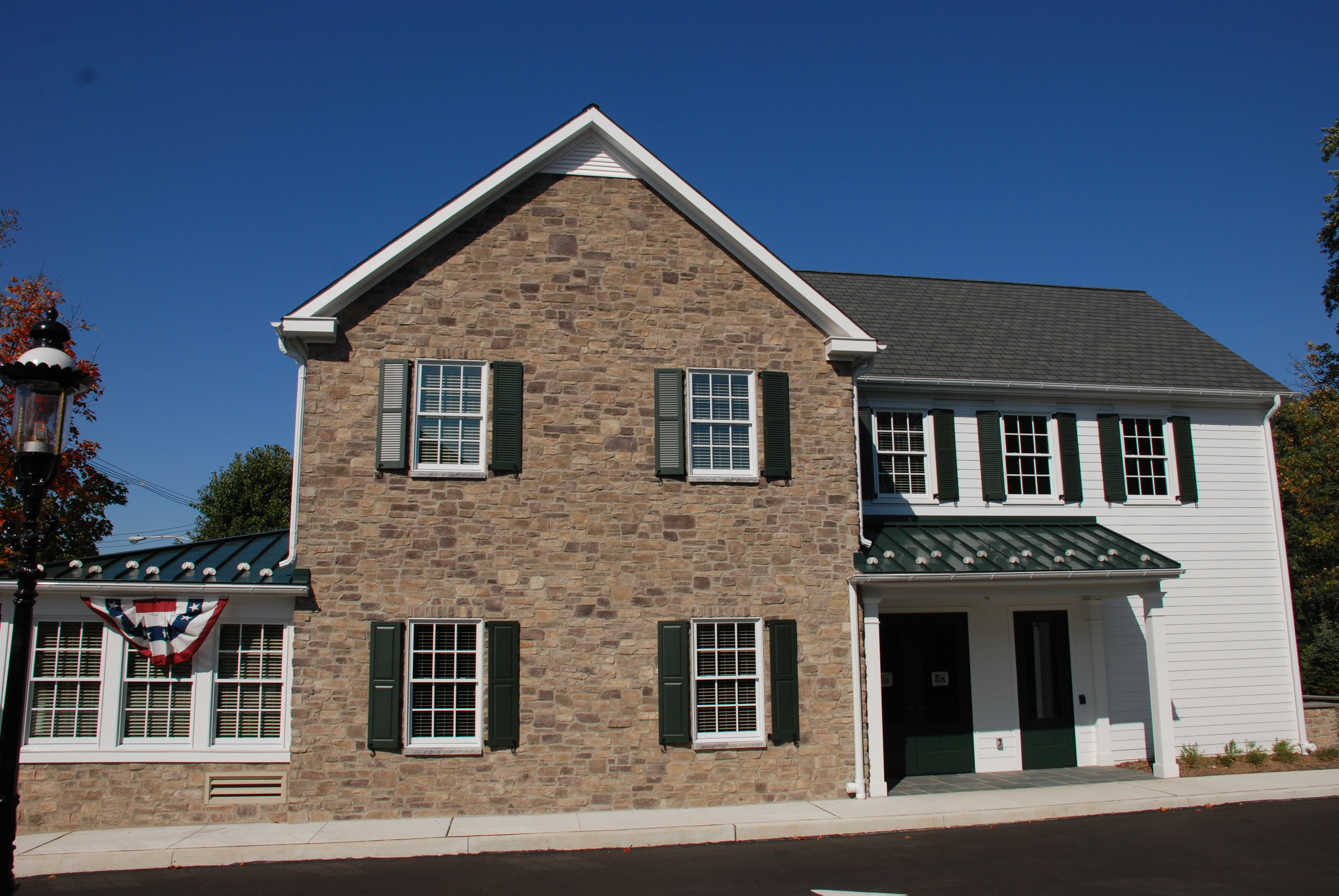 MonumentBank2.JPG