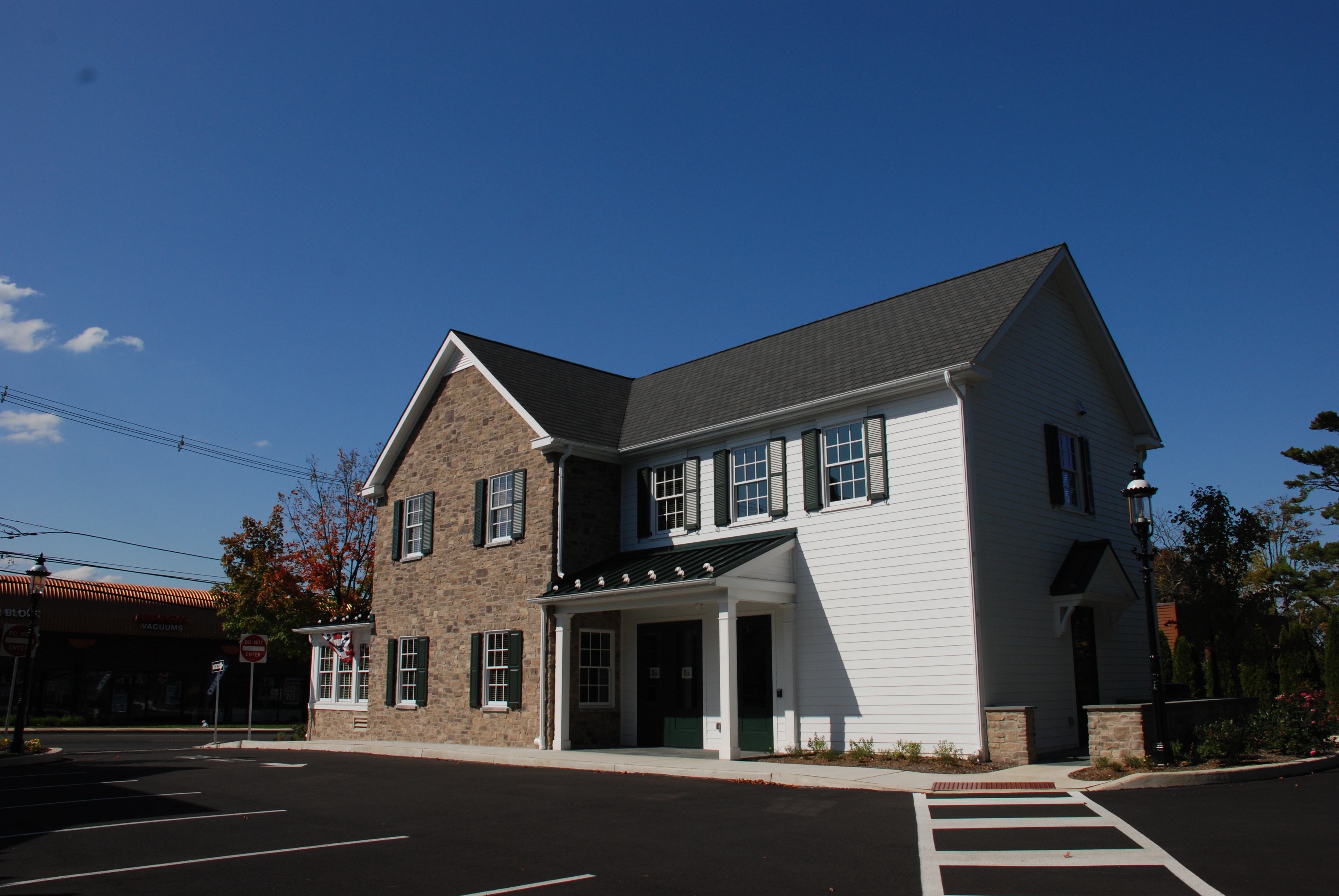 MonumentBank4.JPG